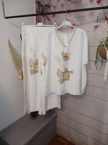 Set mit Parfum Aufdruck