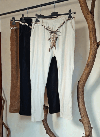 Damenhose aus Viskose mit einem Schalgürtel(38-44/46)