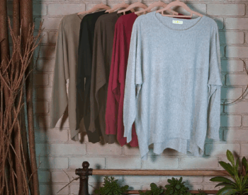 Pullover mit längerem Rücken und geprägtem Stern (38/40-46/48)